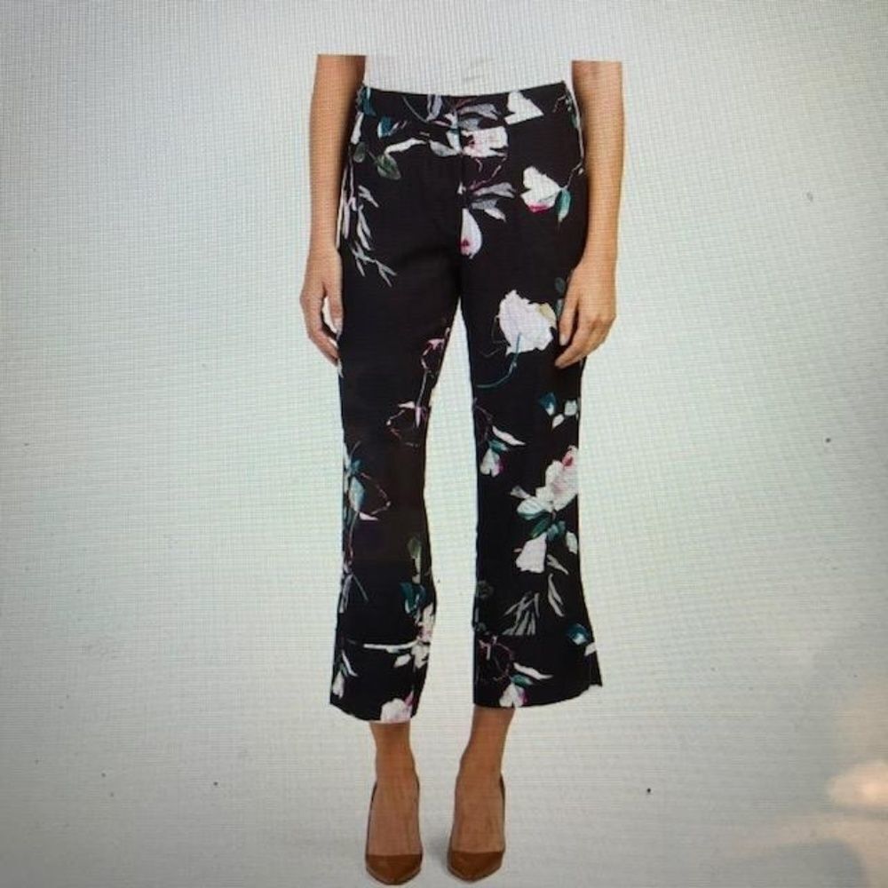 Beautiful Emma & Olivia capri pants Size 6 OR 10, New With Tags!